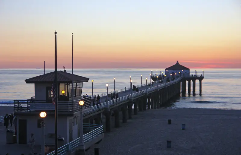The Manhattan Beach pier and its octagonal Roundhouse at sunset